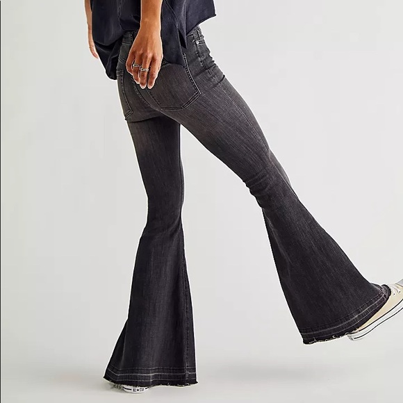 Irreplaceable Flare Jeans - Picture 8 of 8